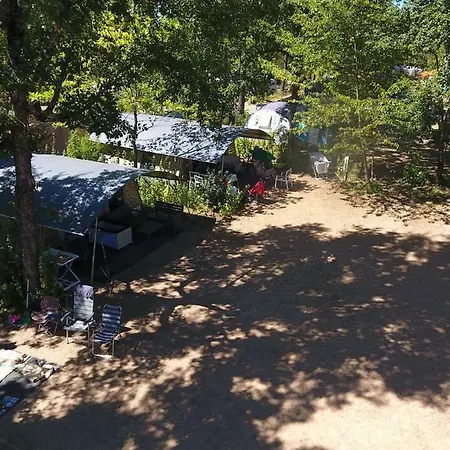 Europe Tents Le Clou